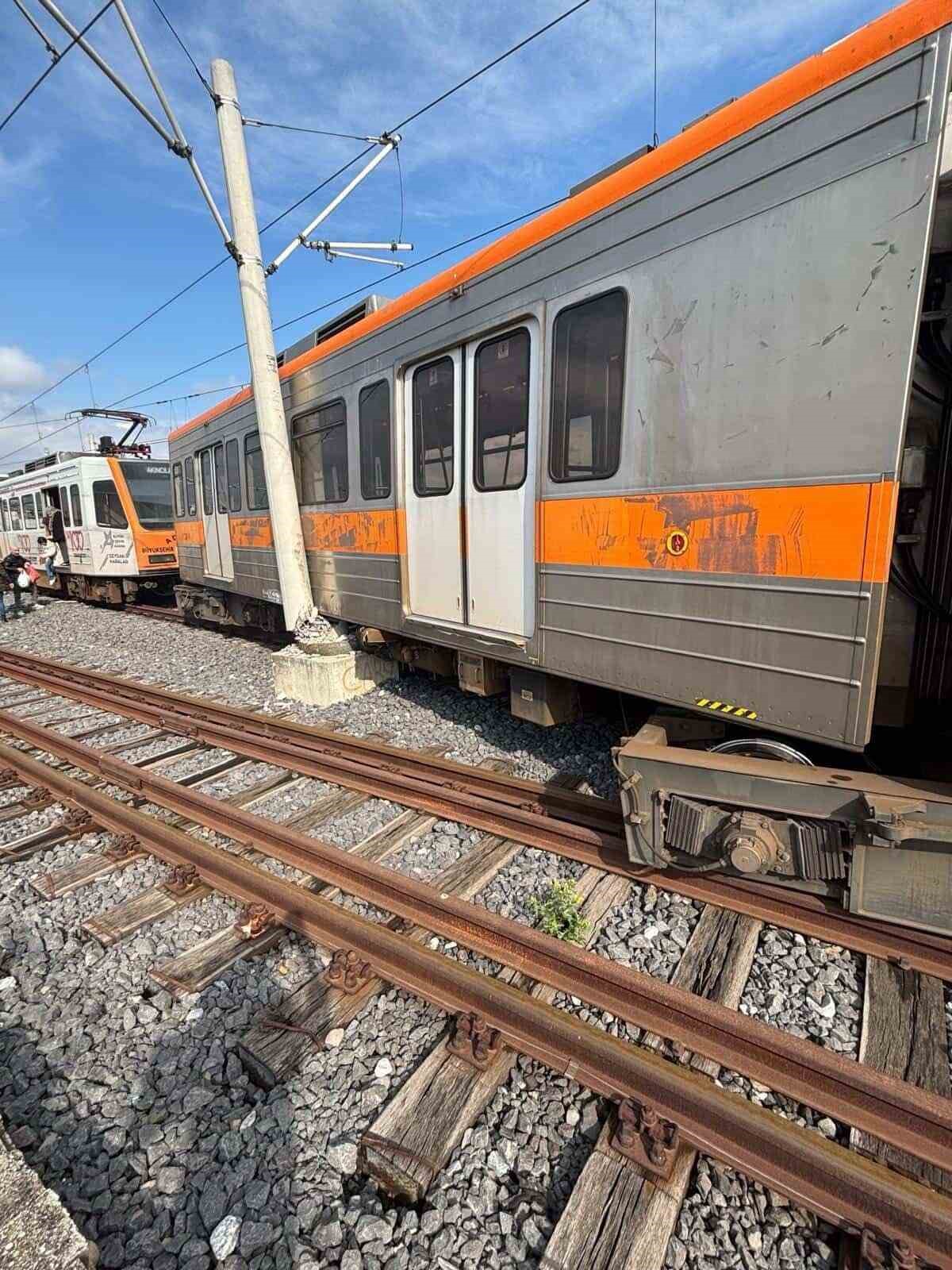 adanada raydan cikan metro vagonu direge carpti 1 HsJ2H56l
