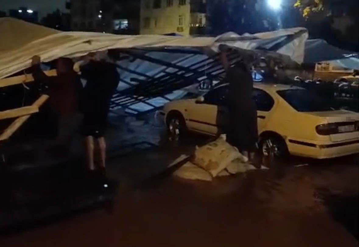 adanada saganak yagis yollari gole cevirdi 0 jriAQn87