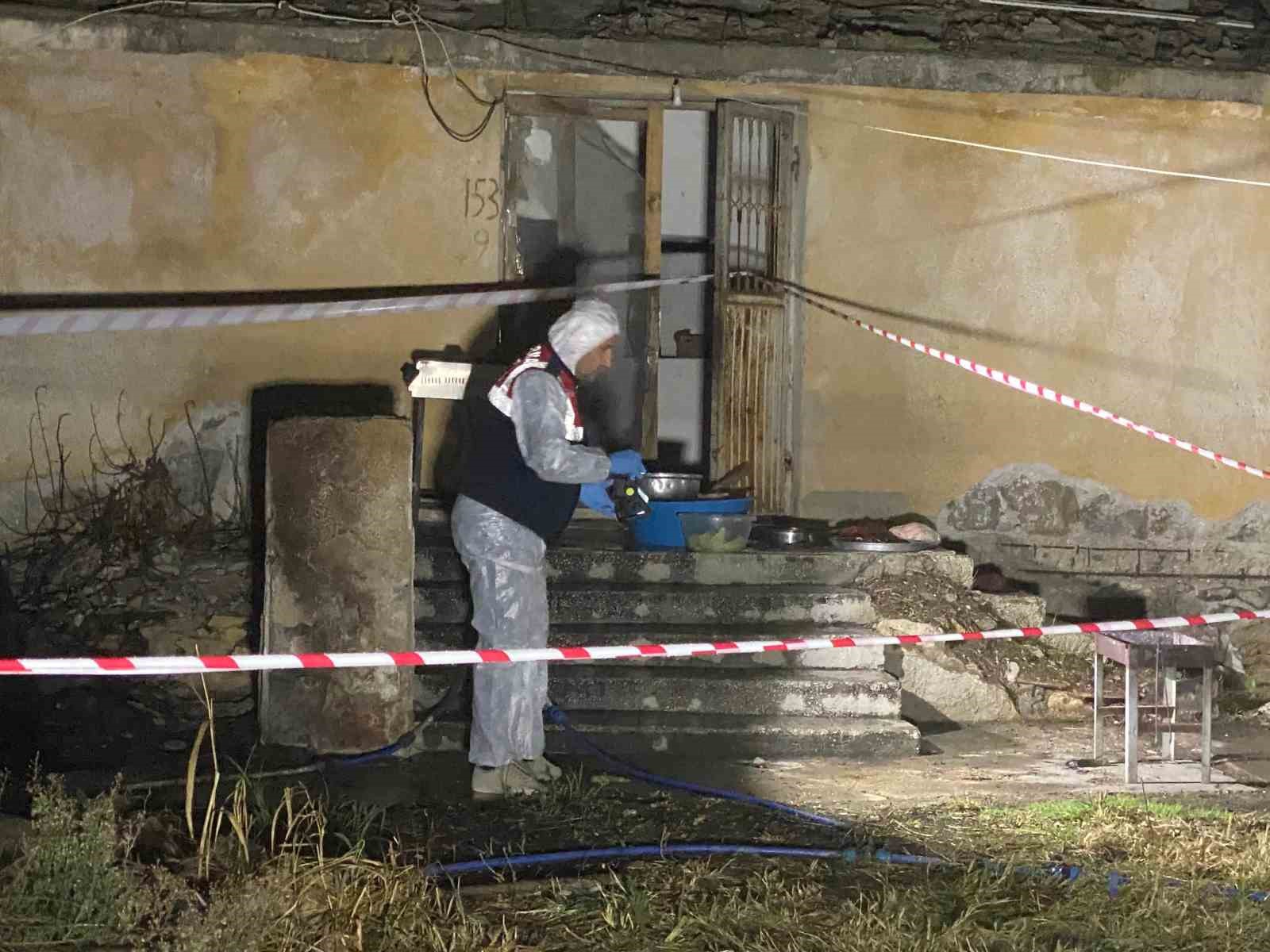 adanada santiyede dehset annesini yaraladi is arkadasini oldurdu 1 PIKjblV8