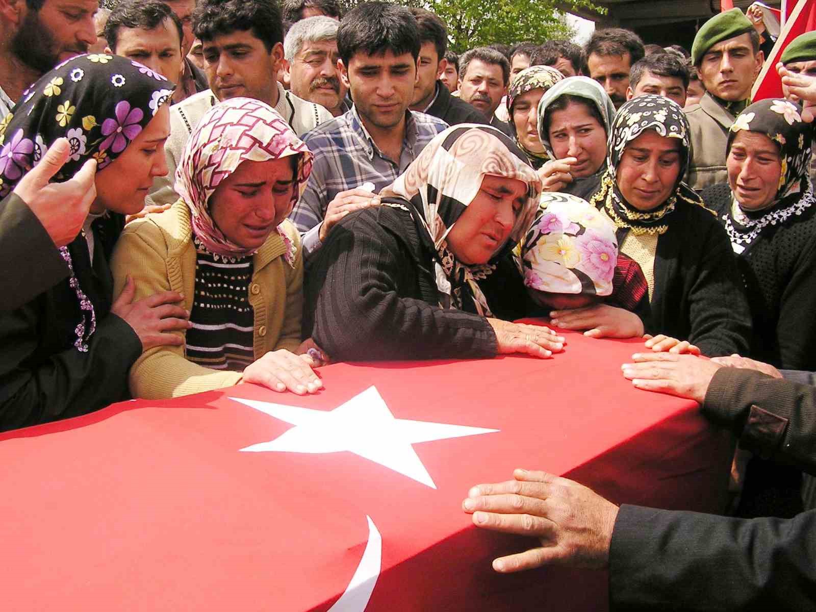 adanada sehit annesinin drami can verdim evimde oturamiyorum 0 aZPJs2n4