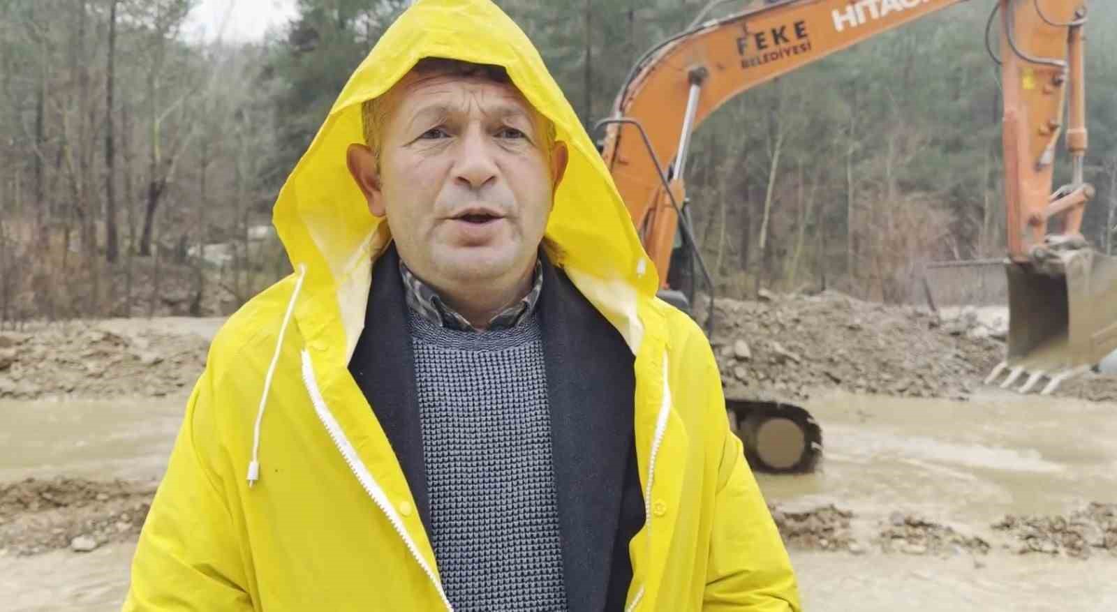 adanada sel ve heyelanlar ulasimda aksamalara neden oldu 2 NXV5XqsP
