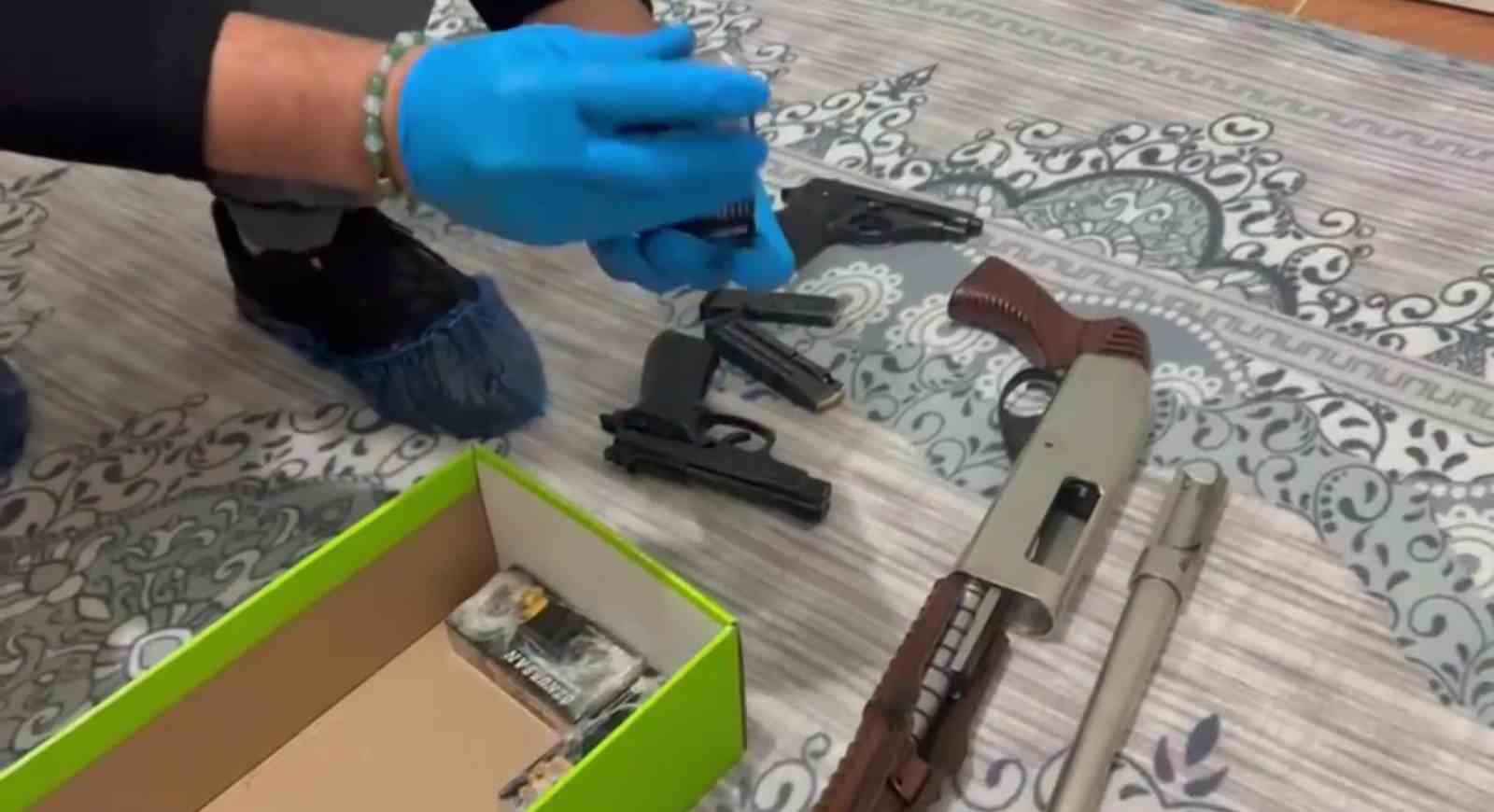 adanada silah ve muhimmat ticareti sebekesi cokertildi 11 tutuklama 1 Bape8wCJ