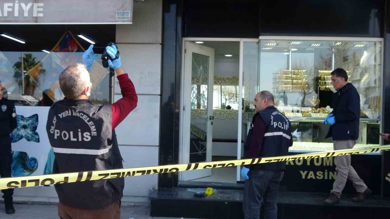 adanada silahli kuyumcu soygunu 0 8GQESUmy