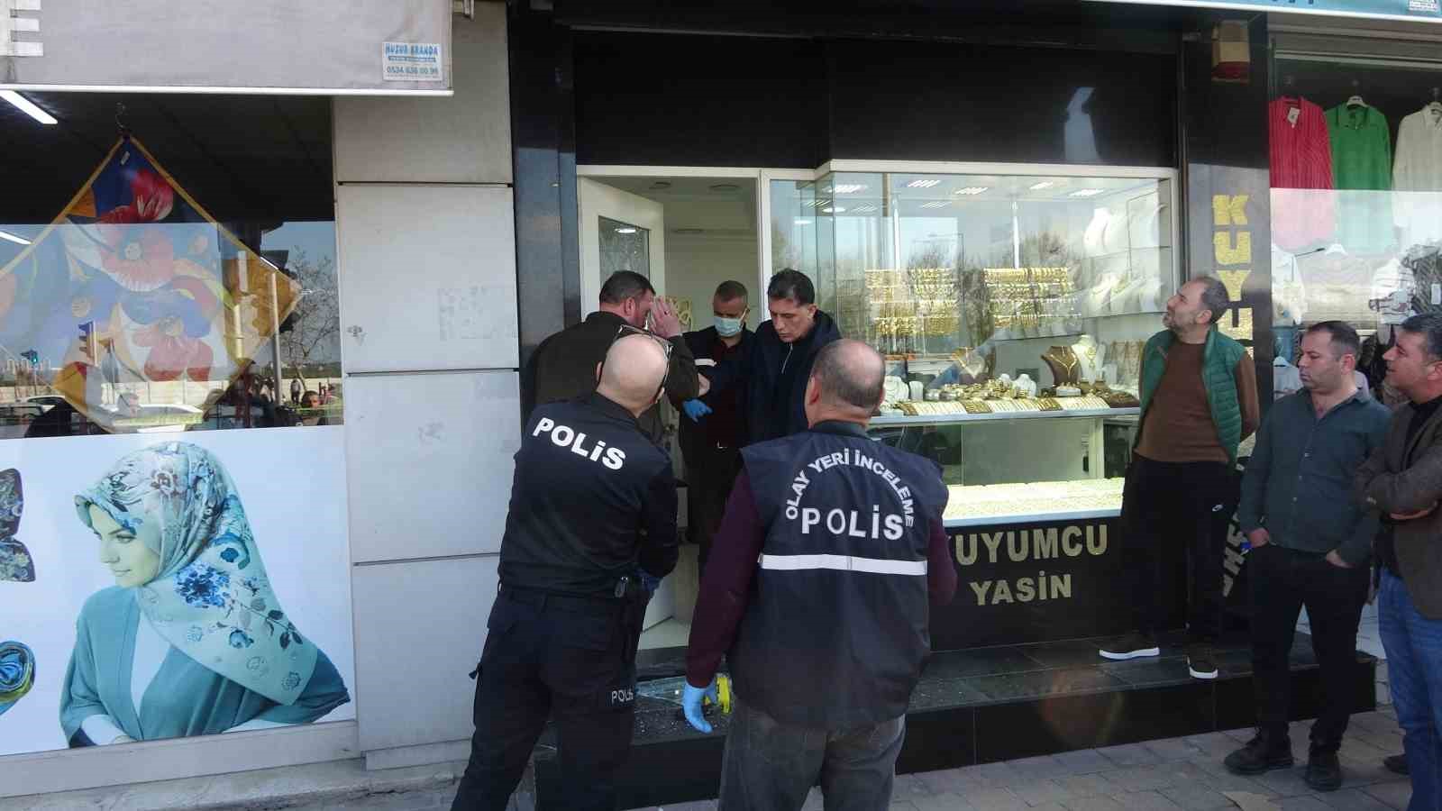 adanada silahli kuyumcu soygunu 4 s9BvS1nl