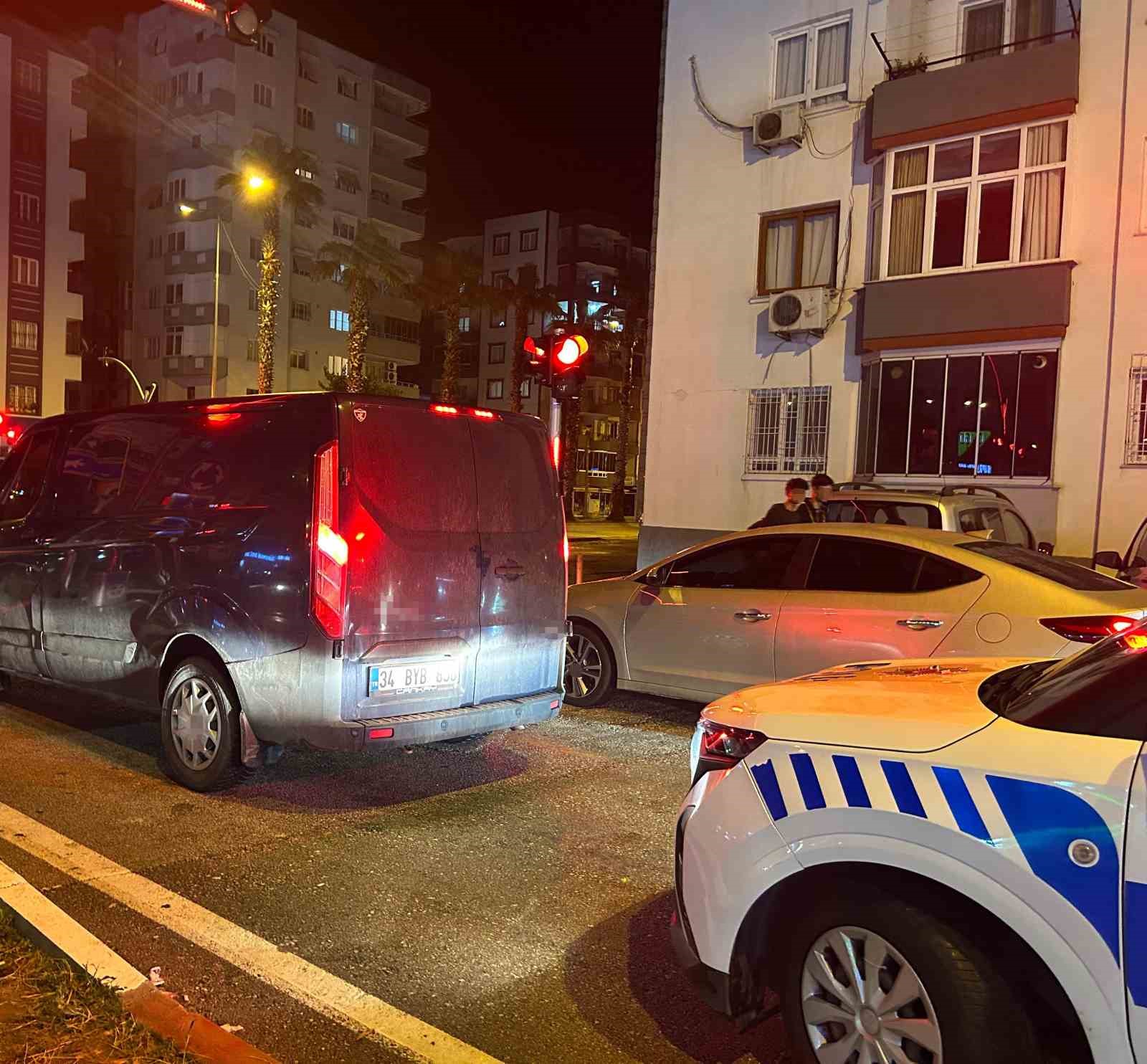 adanada silahli saldiri 1 agir yarali 0 3URjvlPV