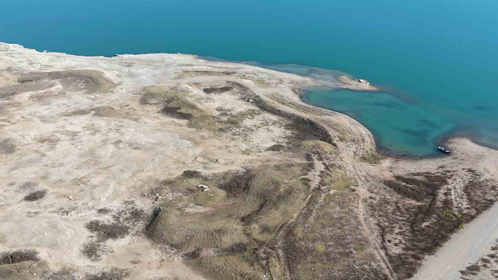 adanada son 52 yilin en kurak donemi nehre ve kanallara su verilmiyor 2 4WyL3rkE