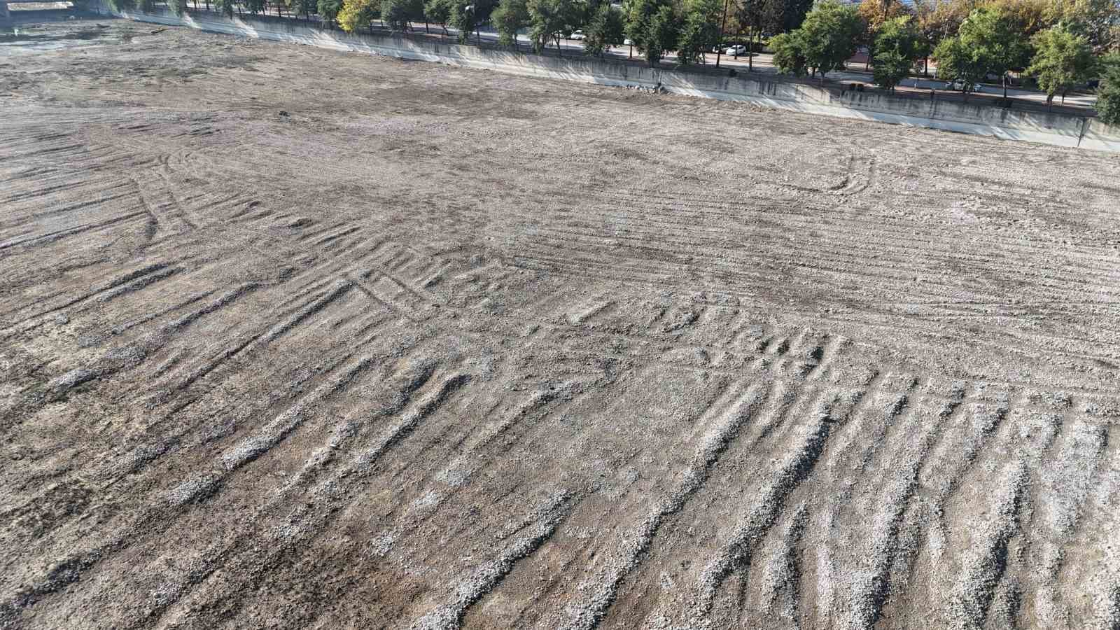adanada son 52 yilin en kurak donemi nehre ve kanallara su verilmiyor 4 A6IvGJ3t