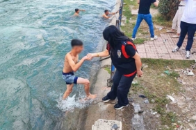 Karaman’da bir kişinin ağır yaralandığı kaza anı kamerada 1 thumbnail