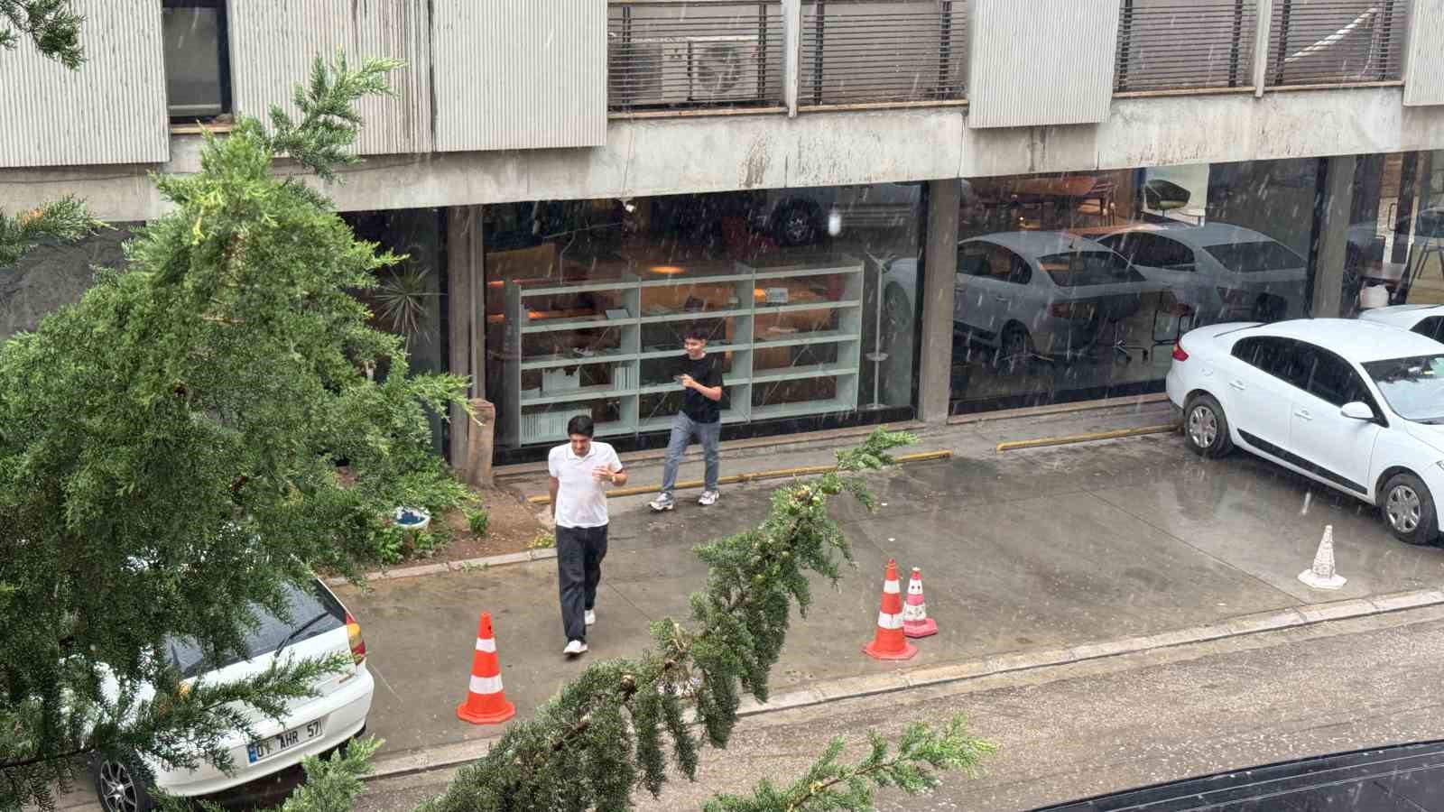 adanada temmuzda saganak yagis etkili oldu 0 2iQRERjl
