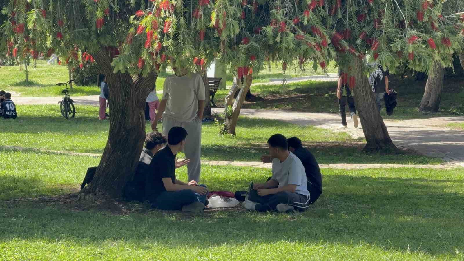 Adana’da termometreler 41 dereceyi gösterdi 12 adanada termometreler 41 dereceyi gosterdi 8