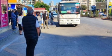 adanada-toplu-tasima-zammi-tepki-cekiyor-2Mw1yE8g.jpg