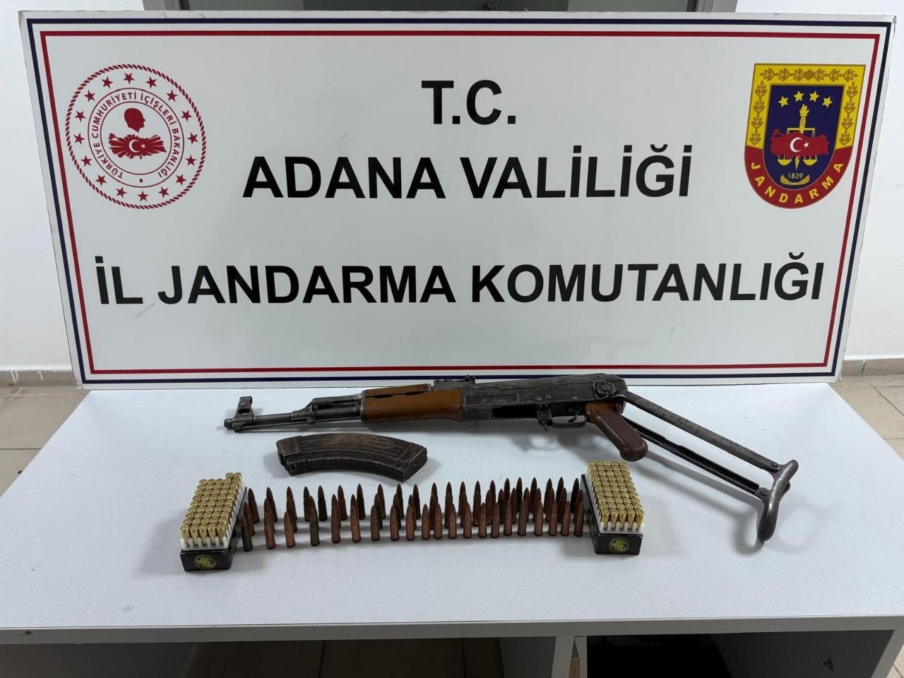 adanada uzun namlulu silahla yakalanan 2 supheli tutuklandi 0 U4Y4cNmg