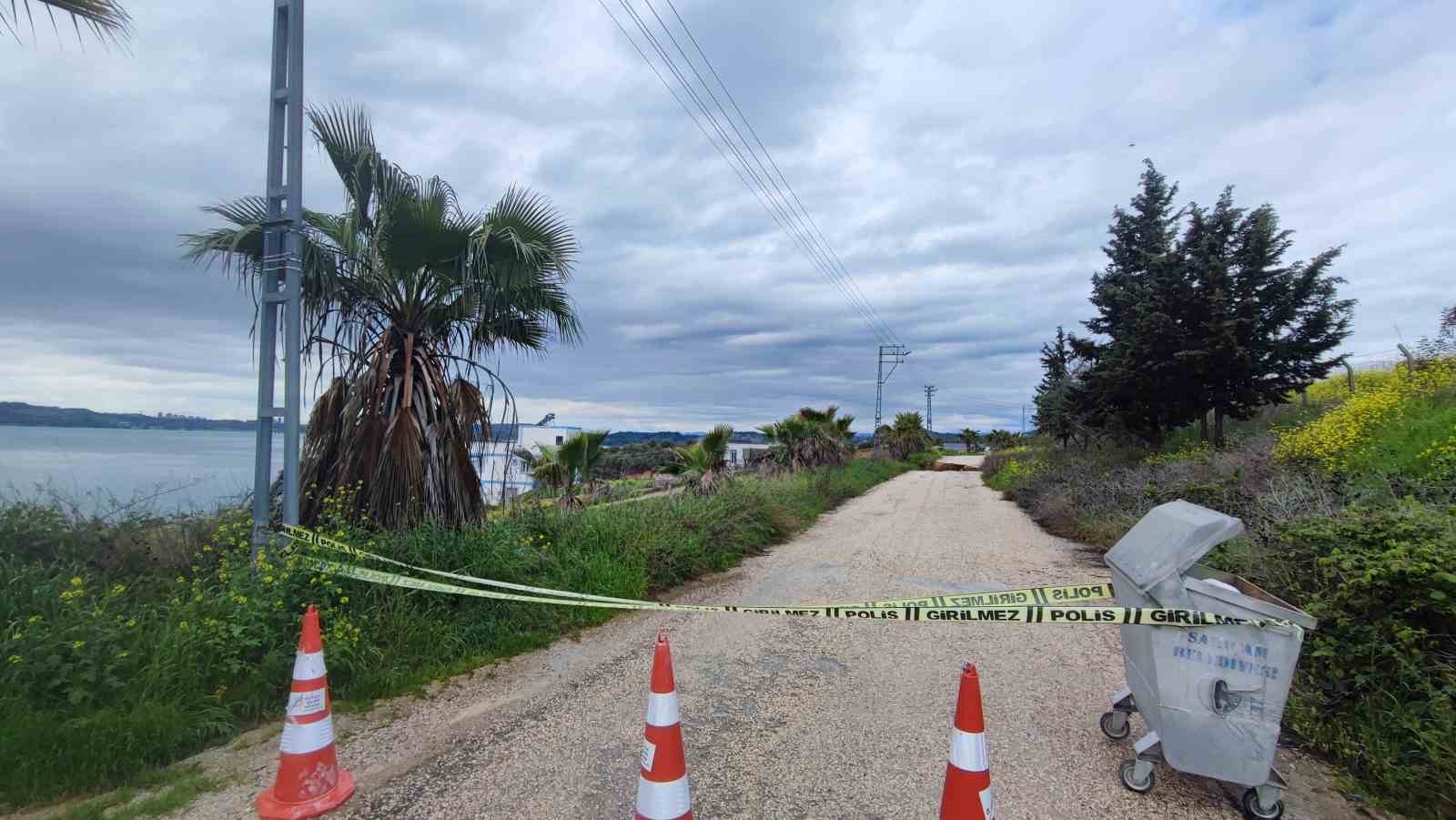 adanada yagmur heyelana neden oldu yol coktu 7 PplsYped