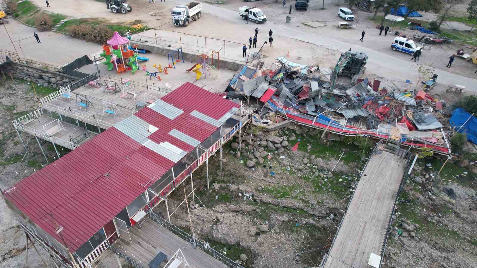 adanada yikim gerginligi bitti kepceler yikima basladi 3 WNpRqjTE