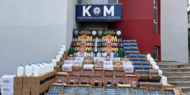 adanada-yilbasi-oncesi-kacak-icki-operasyonu-4-ton-etil-alkol-ele-gecirildi-OpVB6p5Z.jpg