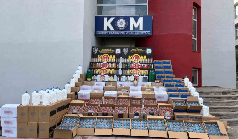 adanada-yilbasi-oncesi-kacak-icki-operasyonu-4-ton-etil-alkol-ele-gecirildi-OpVB6p5Z.jpg
