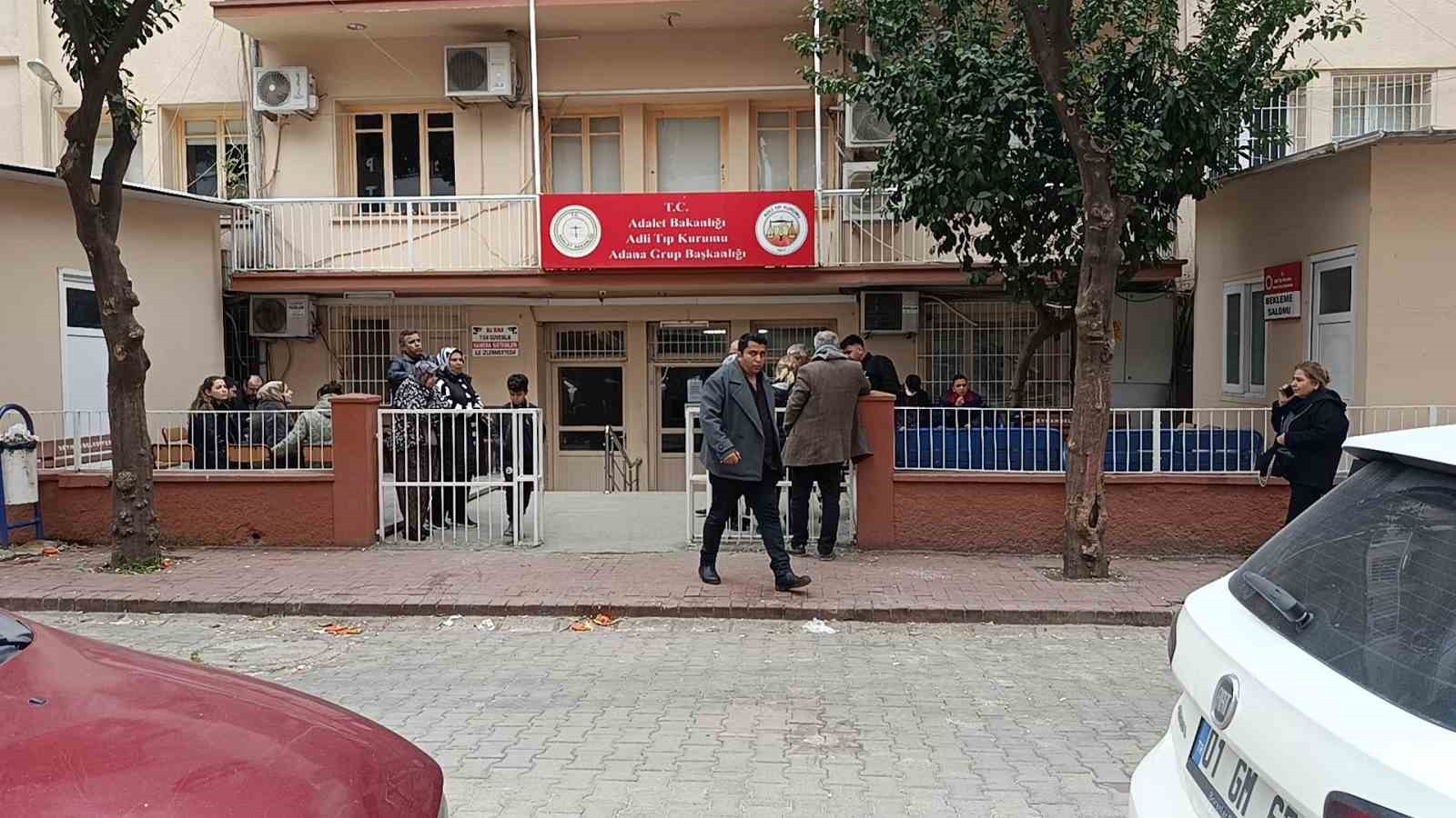 Adana’da yol kesip bıçakla saldırdılar: 17 yaşındaki çocuk öldü, 2 ağabeyi yaralandı 4 adanada yol kesip bicakla saldirdilar 17 yasindaki cocuk oldu 2 agabeyi yaralandi 0 ju3CFJQw
