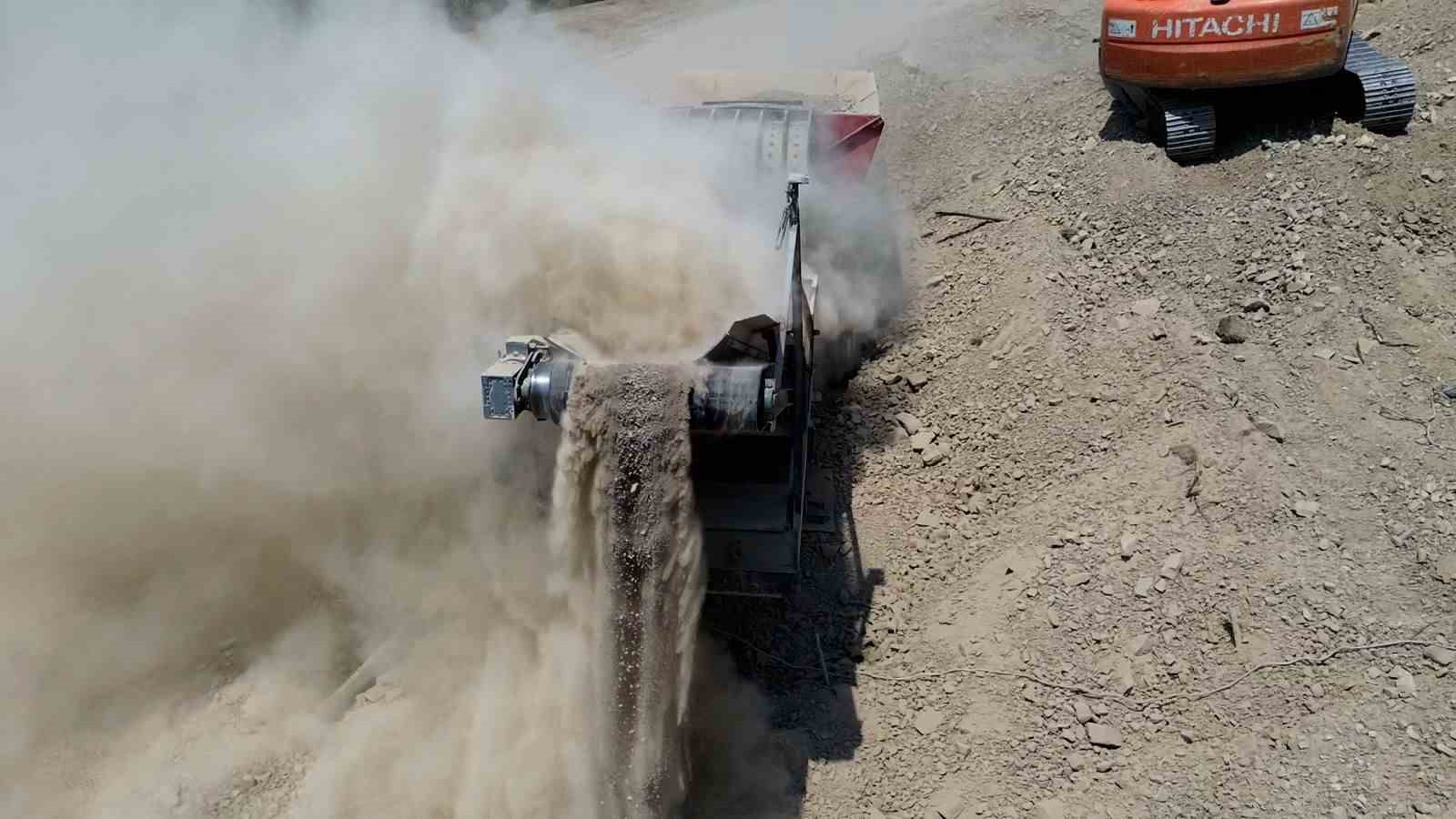 adanada yol yapim mucadelesi patlama ani film sahnesini aratmadi 2 QTlHzTO8