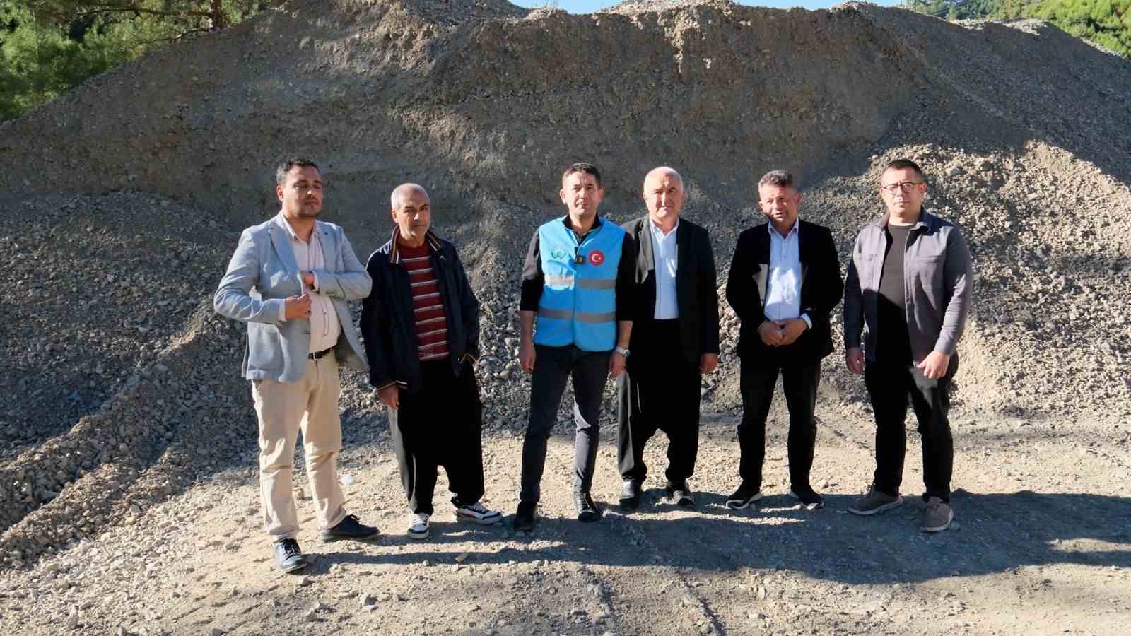 adanada yol yapim mucadelesi patlama ani film sahnesini aratmadi 3 egieM5TB