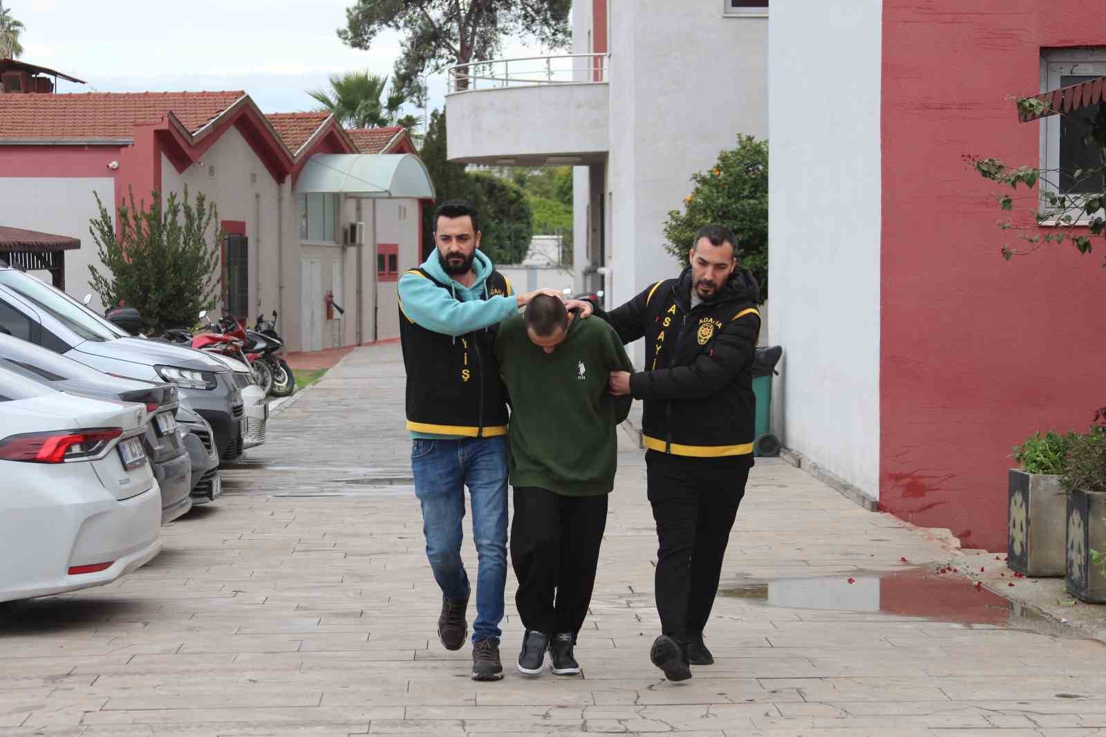 Adana’daki cinayet: 19 yaşındaki genç 4 bin TL alacağı yüzünden öldürülmüş 5 adanadaki cinayet 19 yasindaki genc 4 bin tl alacagi yuzunden oldurulmus 1 IehVseG4