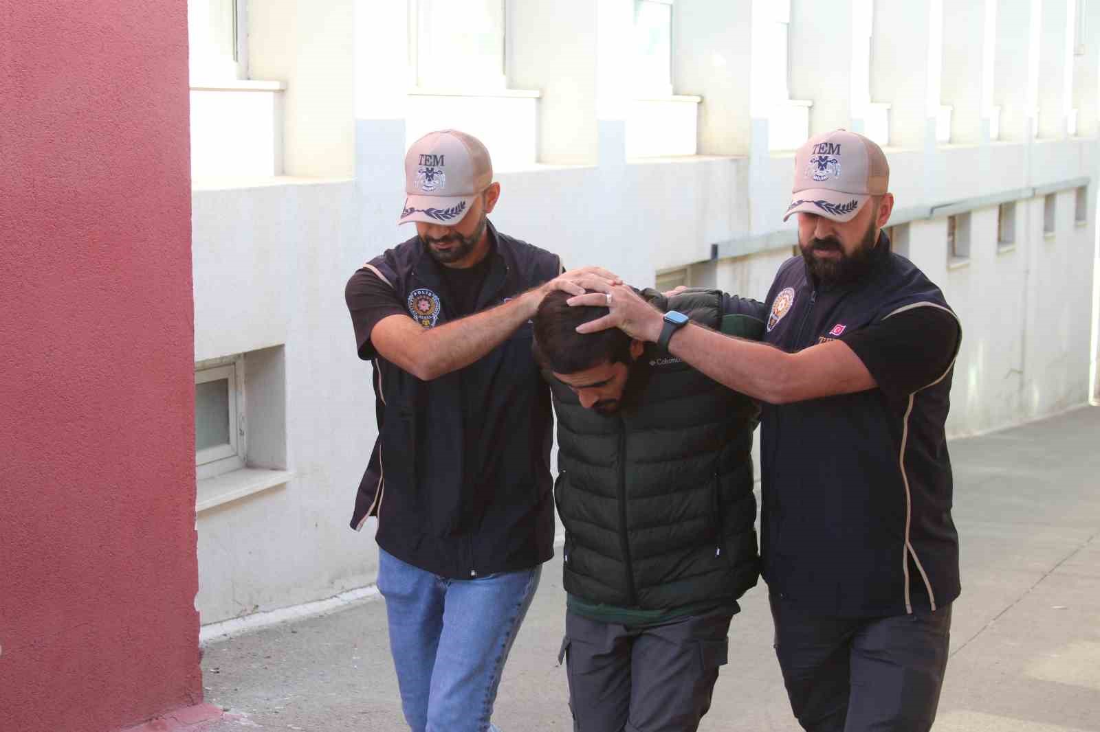 adanadaki deas operasyonu sozde turkiye emiri ile birlikte 6 supheli tutuklandi 11 XWbliChf