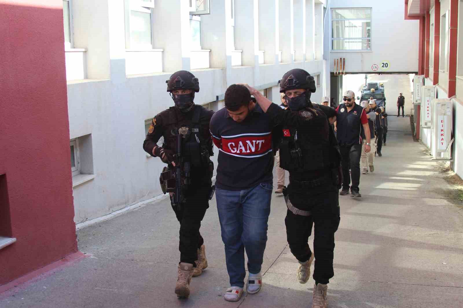 adanadaki deas operasyonu sozde turkiye emiri ile birlikte 6 supheli tutuklandi 3 ZiM6AvFn