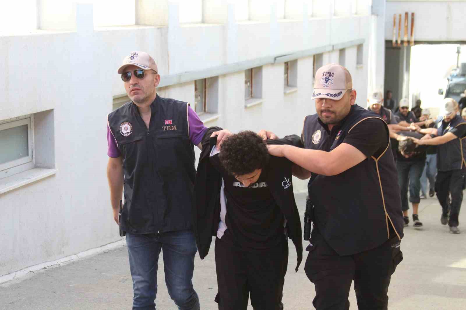 adanadaki deas operasyonu sozde turkiye emiri ile birlikte 6 supheli tutuklandi 6 LnQuhMh2