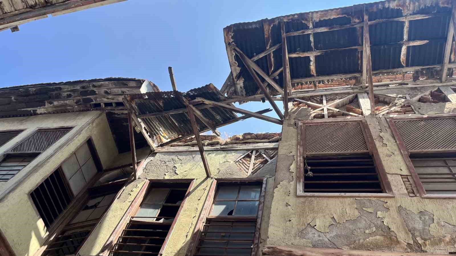 Adana’daki metruk binalar mahalleliyi tedirgin ediyor 5 adanadaki metruk binalar mahalleliyi tedirgin ediyor 1 ZW8DQbal