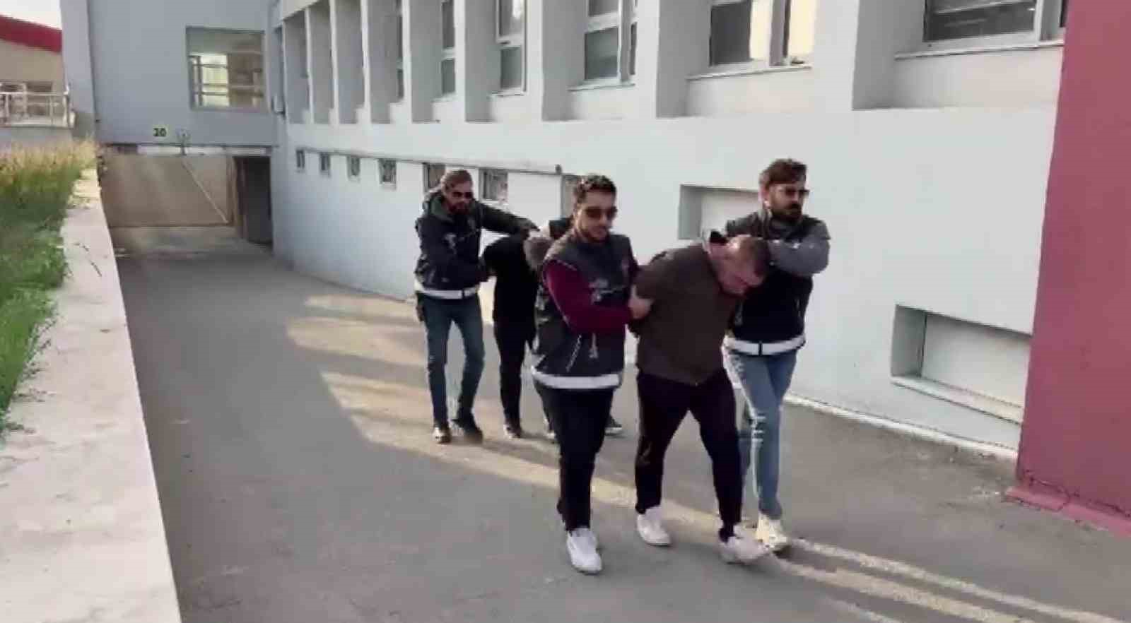 adanadaki suc orgutlerine silah getiren 2 supheli tutuklandi 53 tabanca ele gecirildi 1