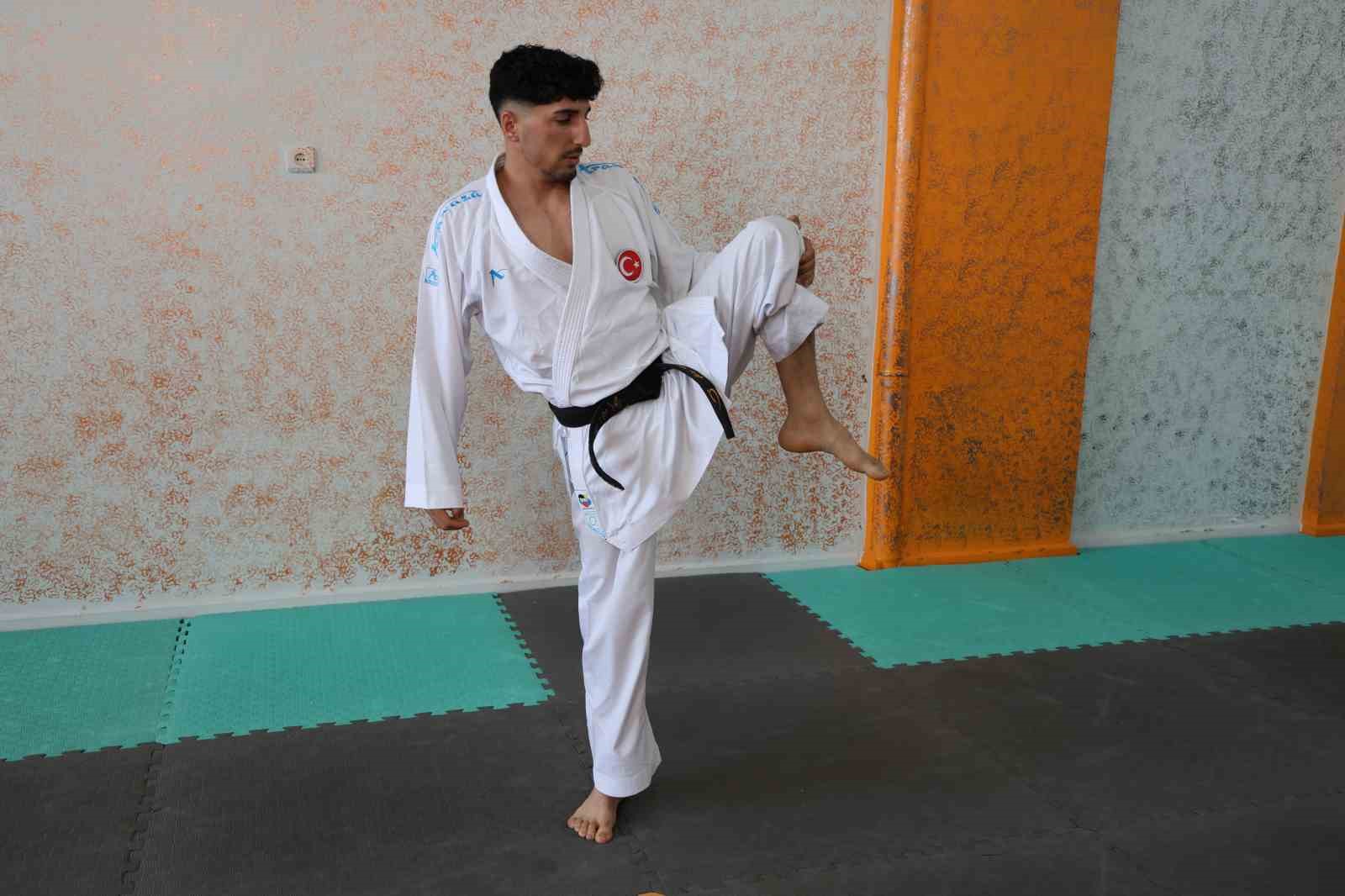 Adanalı milli karateci gözünü olimpiyatlara dikti 4 adanali milli karateci gozunu olimpiyatlara dikti 0 lO7HbNPr