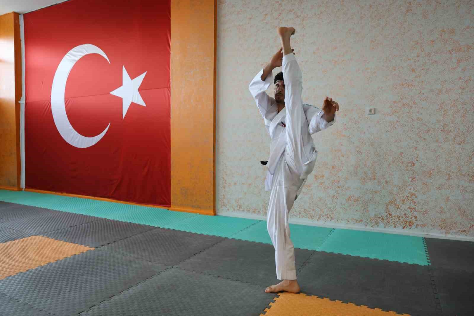 Adanalı milli karateci gözünü olimpiyatlara dikti 5 adanali milli karateci gozunu olimpiyatlara dikti 1 uqXITFNh
