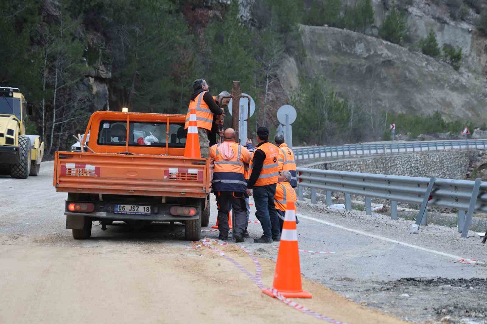 adanayi kayseri ve sivasa baglayan guzergahta ulasim kontrollu saglaniyor 2