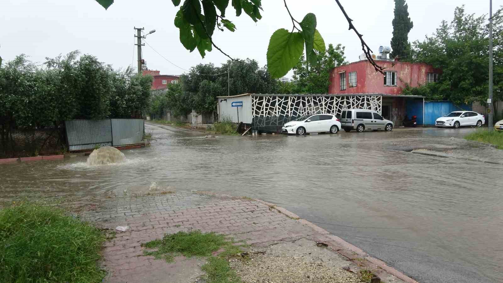 adanayi saganak yagis vurdu yollar gole dondu 3 AICGJrw1