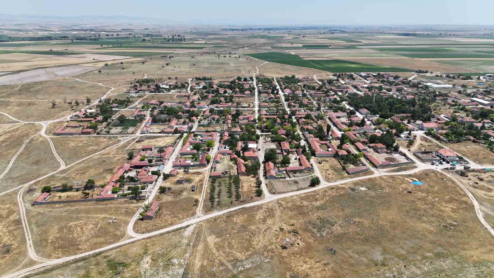 adeta cetvelle cizilmis 113 yillik bu koyde cikmaz sokak yok 2 zXpscM82