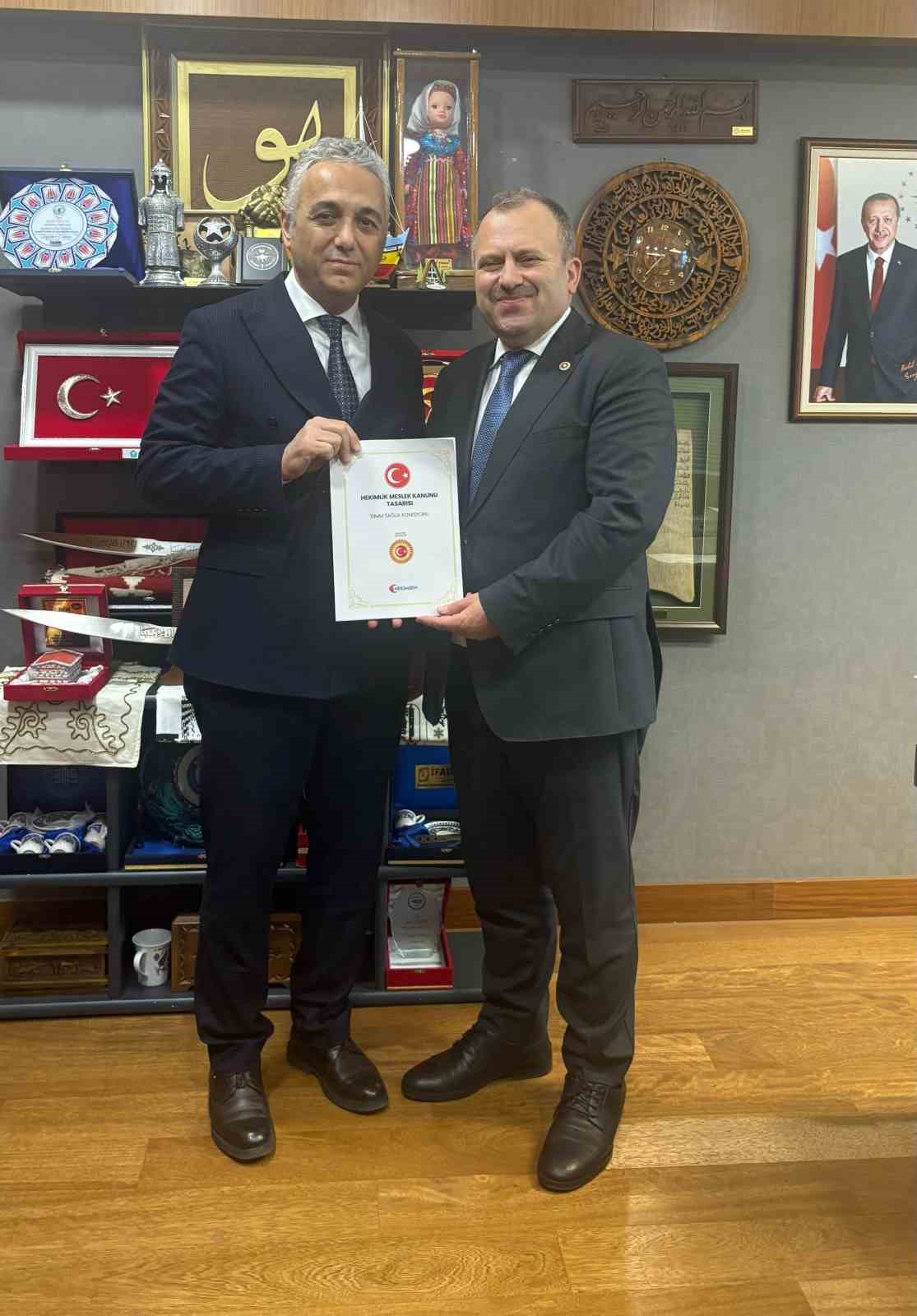 adil kurbandan tbmmde hekimlik meslek kanunu cagrisi 1 sVMR762G