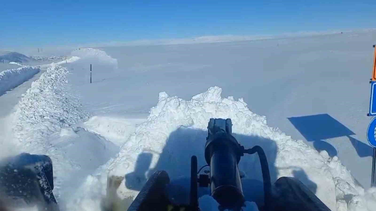 adilcevaz malazgirt kara yolu ulasima acildi 2 m2ihua22