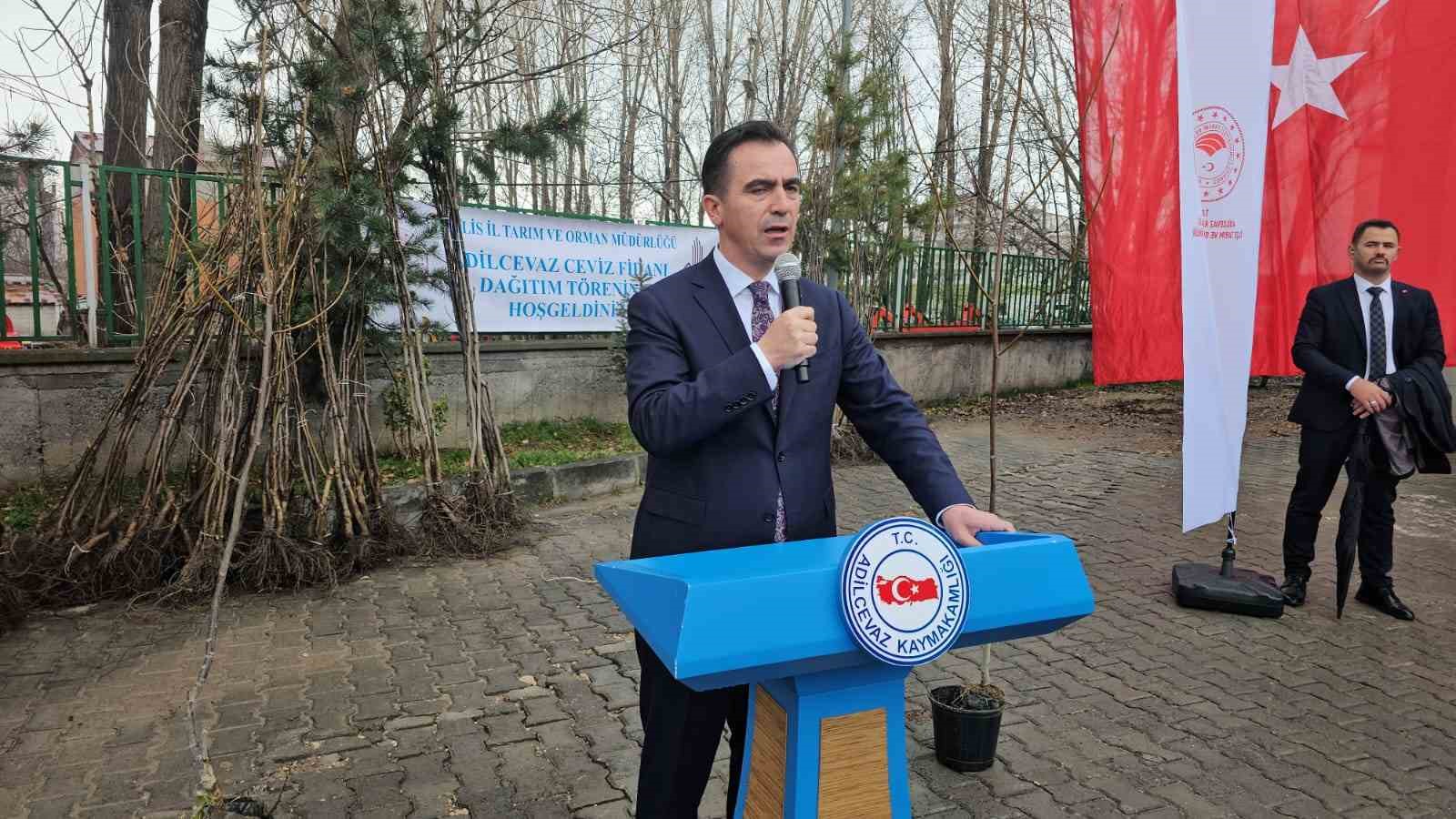 adilcevazda 12 bin asili ceviz fidani dagitildi 2