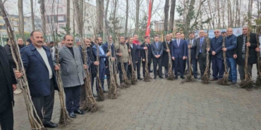 adilcevazda-12-bin-asili-ceviz-fidani-dagitildi-RgI3ZdMa.jpg