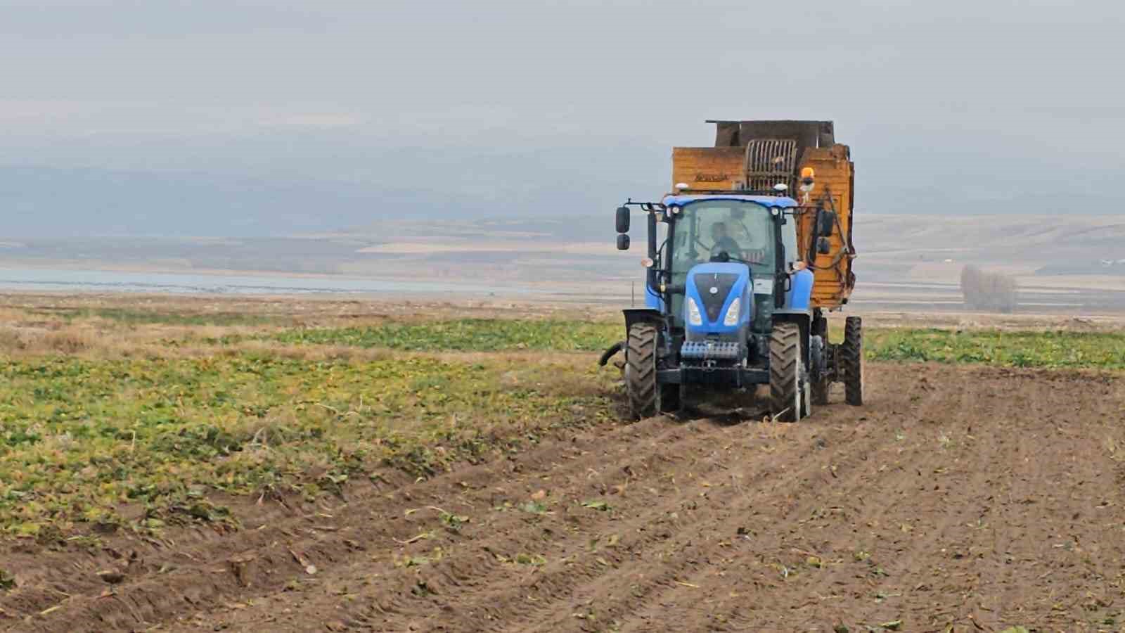 adilcevazda pancar sokumu hizla devam ediyor 5 DV7QsHRs