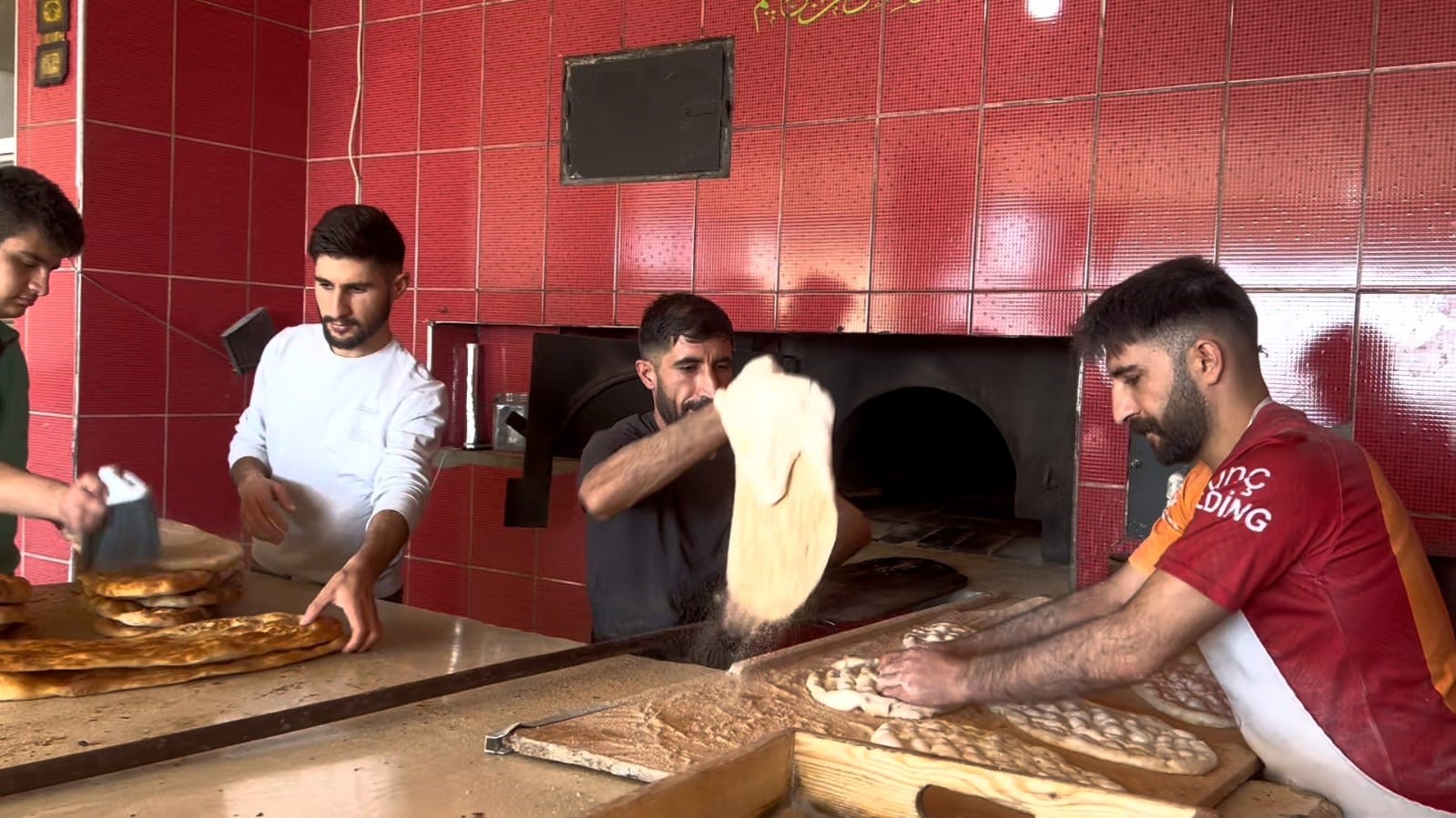 adilcevazda uc firin ramazan pidesini eski fiyattan satacak 2 2peIRn4q