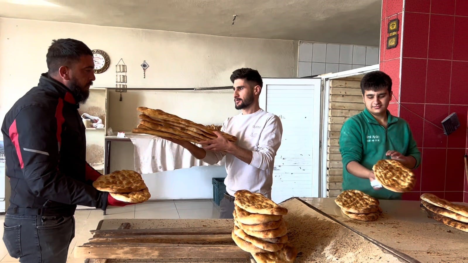 adilcevazda uc firin ramazan pidesini eski fiyattan satacak 6 A7q4vizt