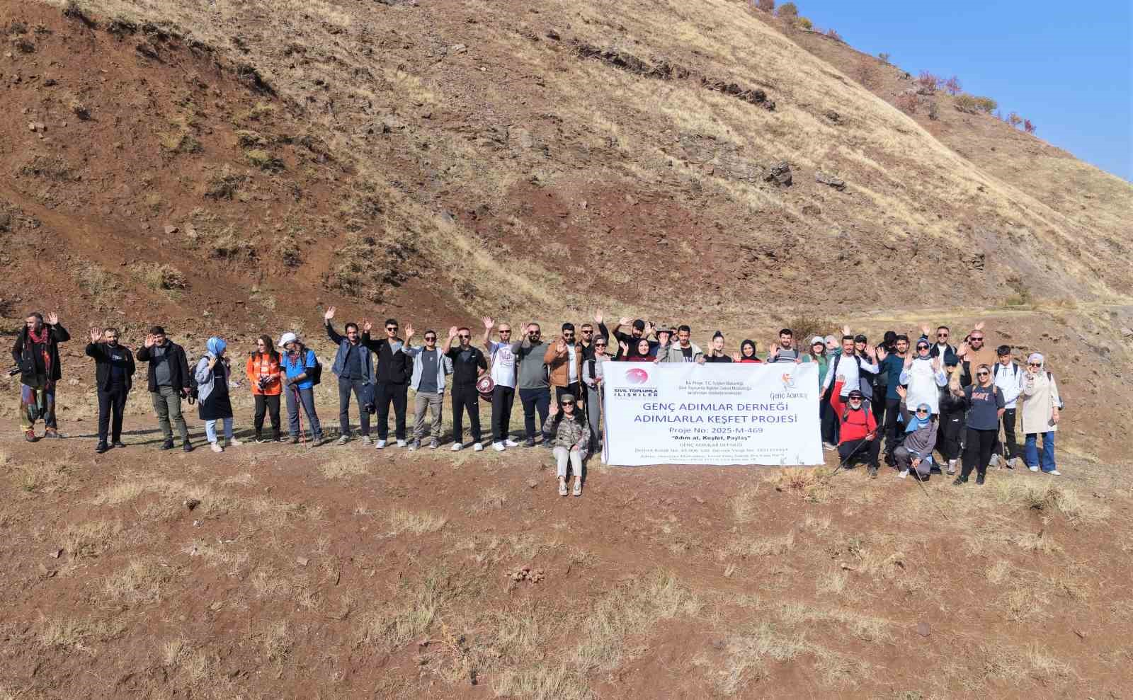 "Adımlarla Keşfet" projesi kapsamında 40 kişi Muş’un ünlü bağlarına yürüdü 13 adimlarla kesfet projesi kapsaminda 40 kisi musun unlu baglarina yurudu 9 IvQHyyiE