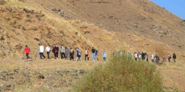 adimlarla-kesfet-projesi-kapsaminda-40-kisi-musun-unlu-baglarina-yurudu-OaHXSkOd.jpg