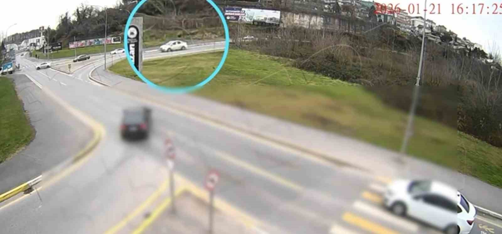 adiniz terore karisti yalaniyla 1 milyon tl dolandirdi kacis ani kameraya yansidi 3 CNtpFgBd