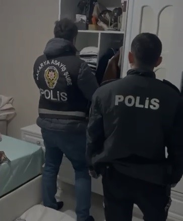 adiniz terore karisti yalaniyla 1 milyon tl dolandirdi kacis ani kameraya yansidi 5 UheclMJe