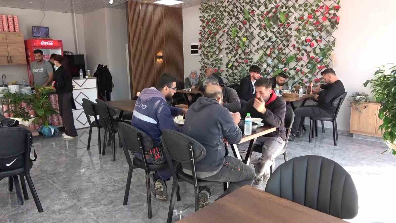 Adıyaman esnafı depreme dayanıklı iş yerlerinde hizmet veriyor 5 adiyaman esnafi depreme dayanikli is yerlerinde hizmet veriyor 1 e5ptIvqe