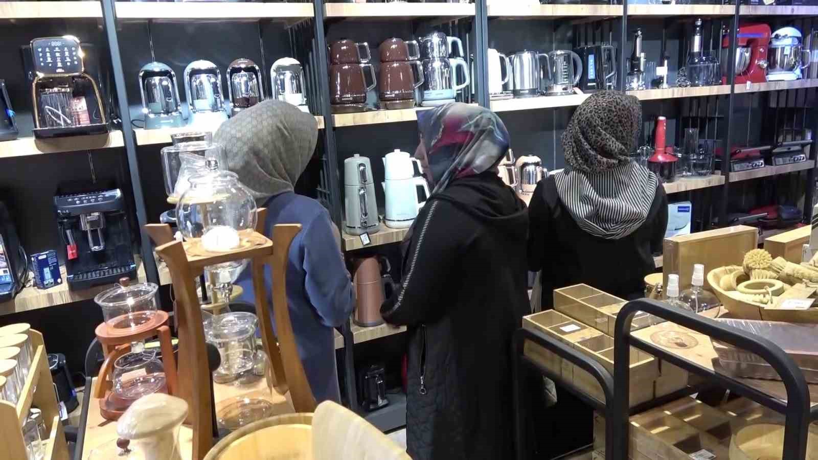 Adıyaman esnafı depreme dayanıklı iş yerlerinde hizmet veriyor 10 adiyaman esnafi depreme dayanikli is yerlerinde hizmet veriyor 6 qKj2YY8U