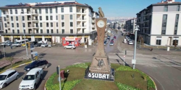 adiyaman-saat-kulesi-3-yildir-0417yi-gosteriyor-L5cWDMLX.jpg