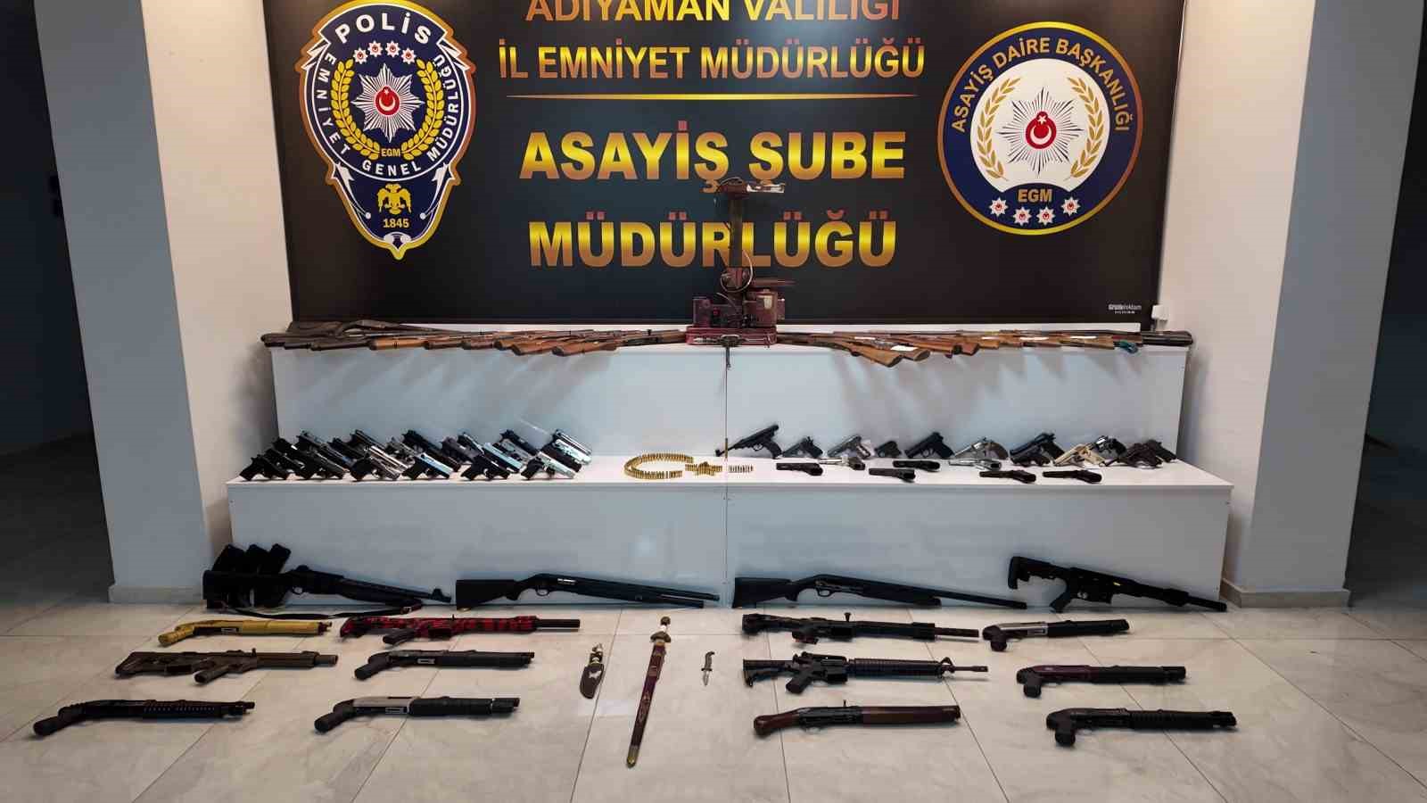 adiyaman silah kacakciligi operasyonu 28 supheli yakalandi 1 UZQTAOGb