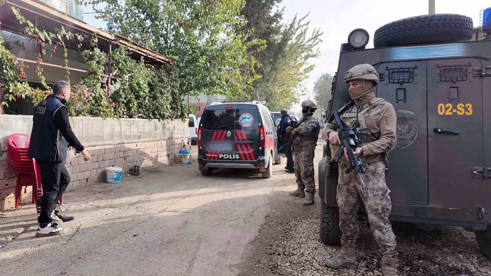 adiyaman silah kacakciligi operasyonu 28 supheli yakalandi 2 qTdL7A7g